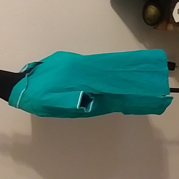 ST. JOHNS BAY Petite Polo - Picture 3 of 7